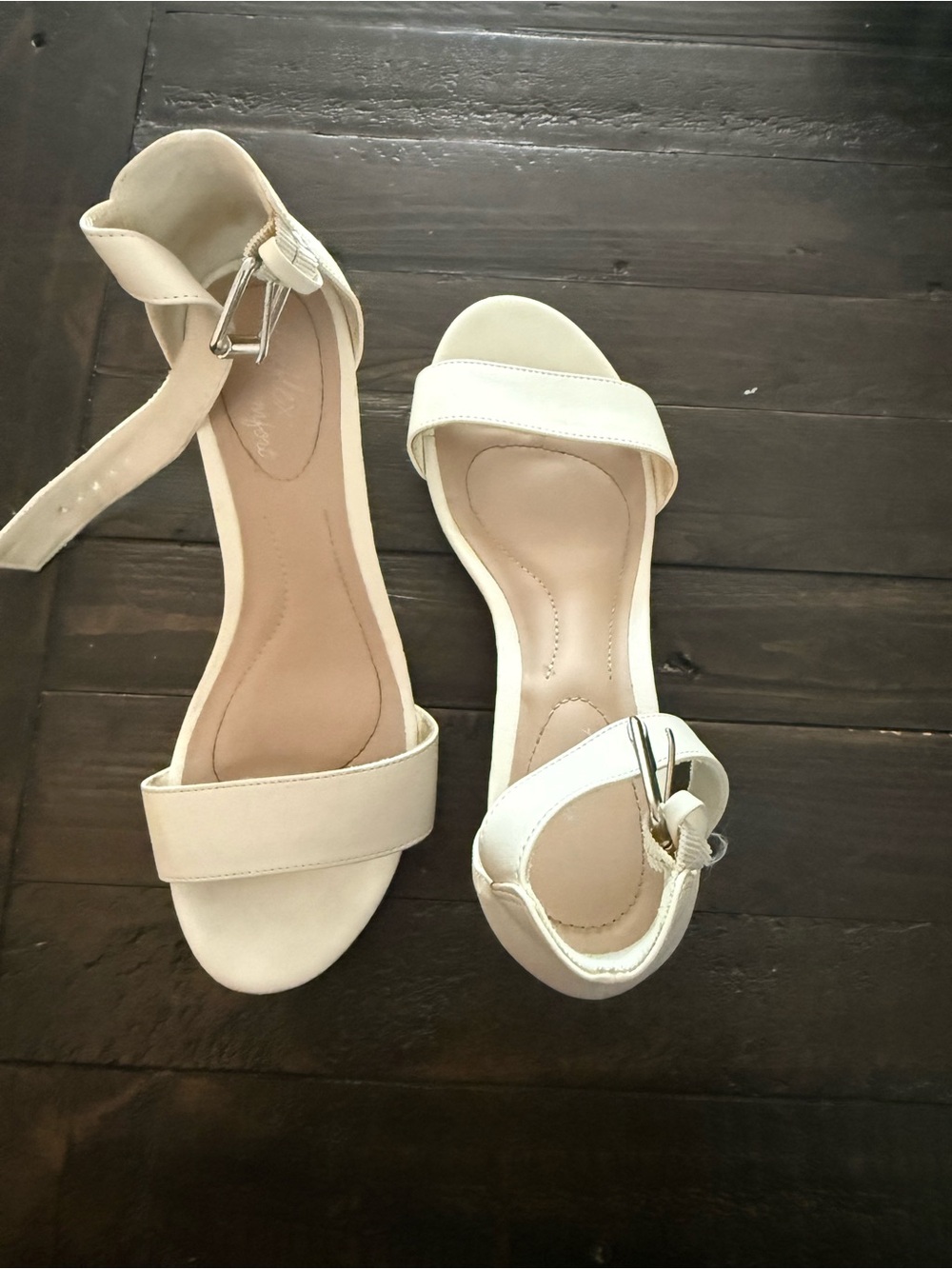 dexflex comfort Women's White Ankle-Strap Wedge Sandals